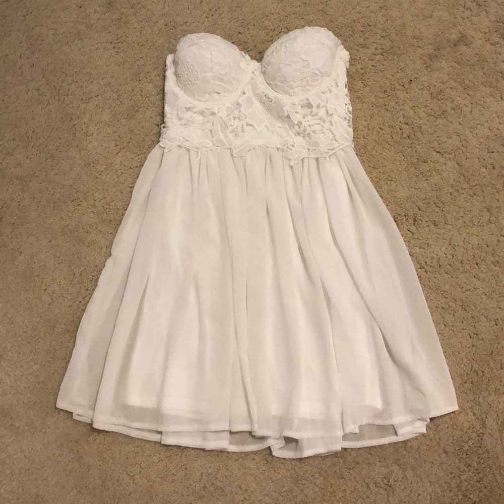 Strapless white dress from Xenia! Size AUS 8